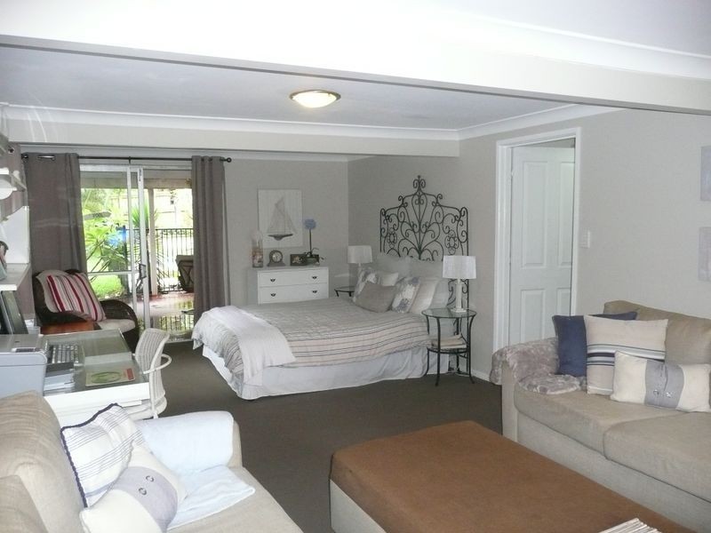18 Avon Crescent, Albany Creek QLD 4035