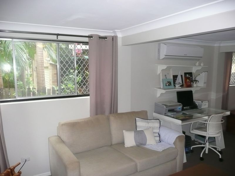 18 Avon Crescent, Albany Creek QLD 4035