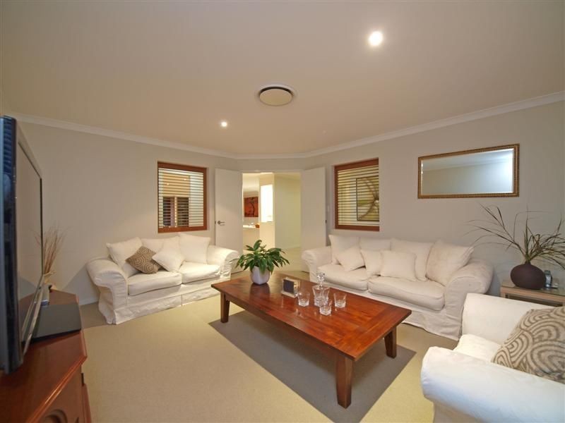 4 Colin Place, Cashmere QLD 4500