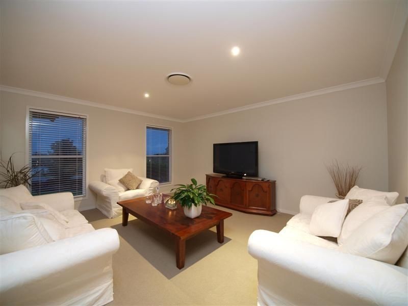 4 Colin Place, Cashmere QLD 4500