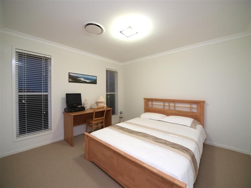 4 Colin Place, Cashmere QLD 4500