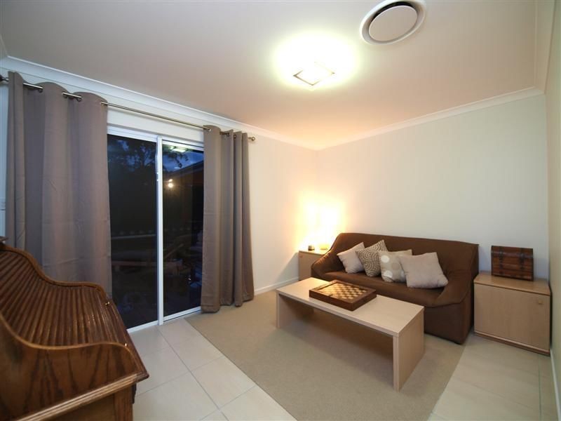 4 Colin Place, Cashmere QLD 4500