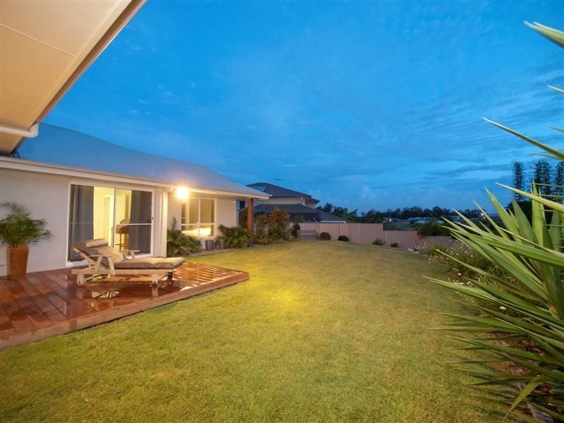 4 Colin Place, Cashmere QLD 4500