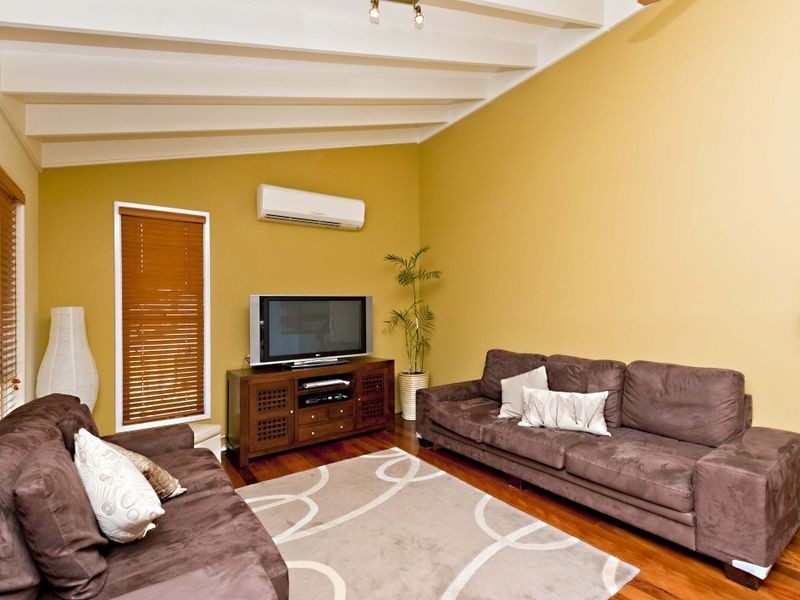 45 Folkstone Avenue, Albany Creek QLD 4035