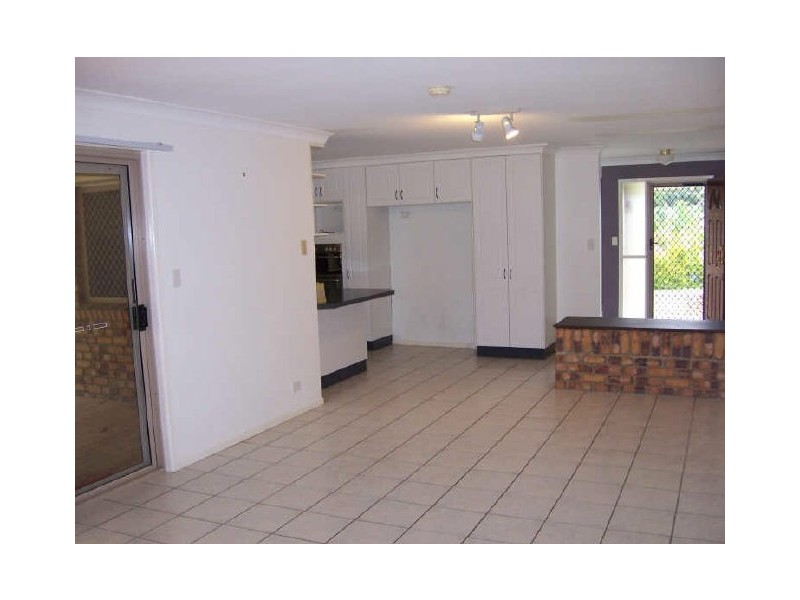8 Wattle Tree Court, Albany Creek QLD 4035