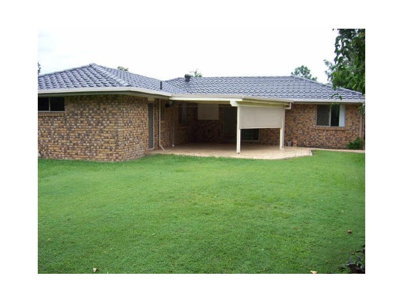 8 Wattle Tree Court, Albany Creek QLD 4035