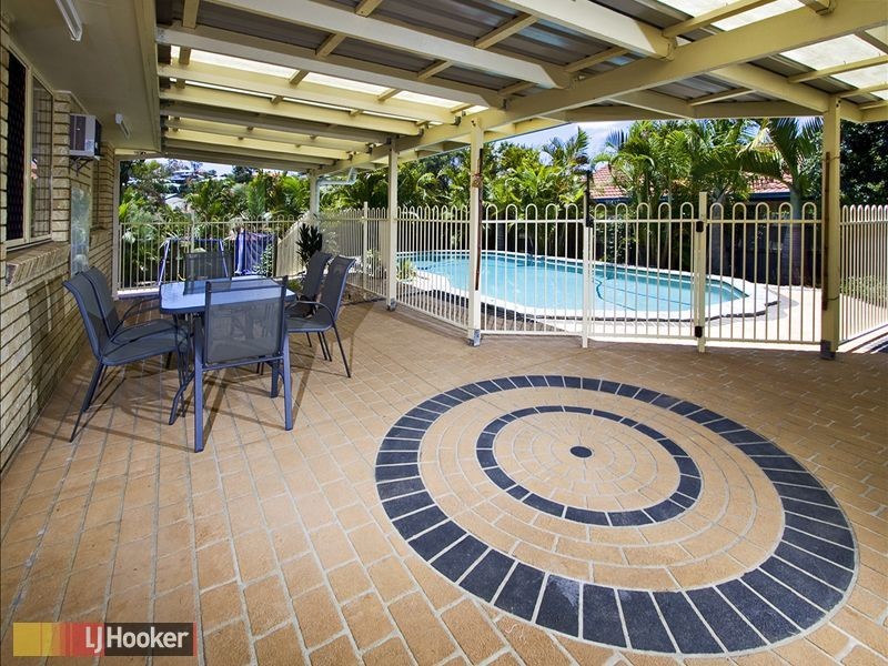 42 Marina Court, Eatons Hill QLD 4037