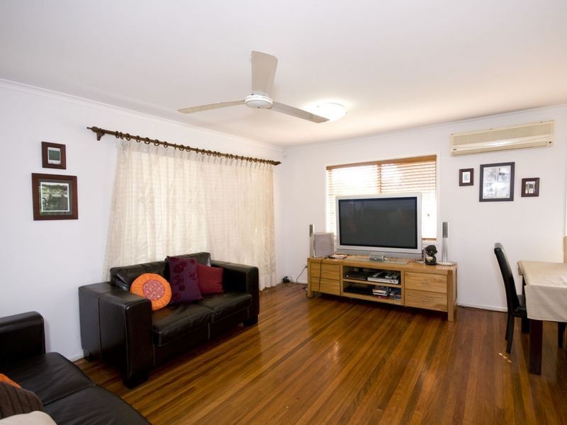 4 Stephen Street, Albany Creek QLD 4035