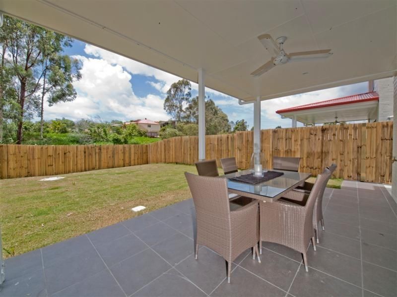8 Melia Court, Eatons Hill QLD 4037