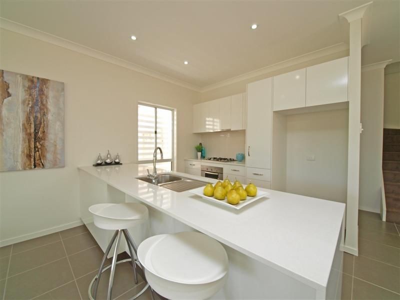 8 Melia Court, Eatons Hill QLD 4037