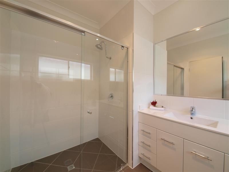 8 Melia Court, Eatons Hill QLD 4037