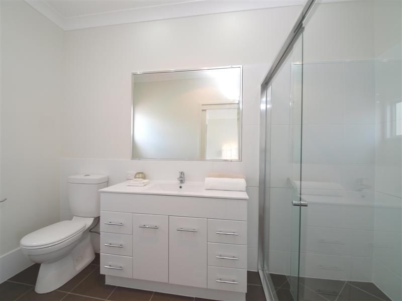 8 Melia Court, Eatons Hill QLD 4037