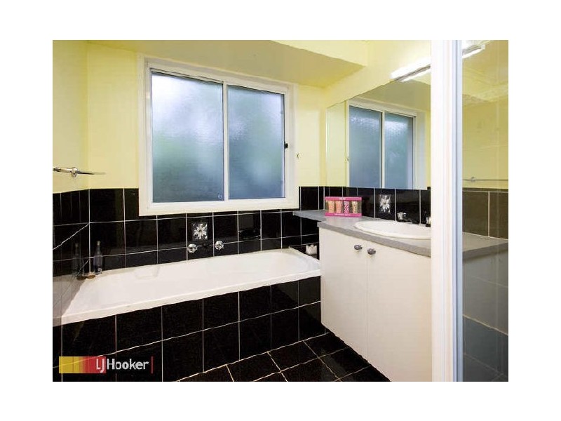 Eatons Hill QLD 4037