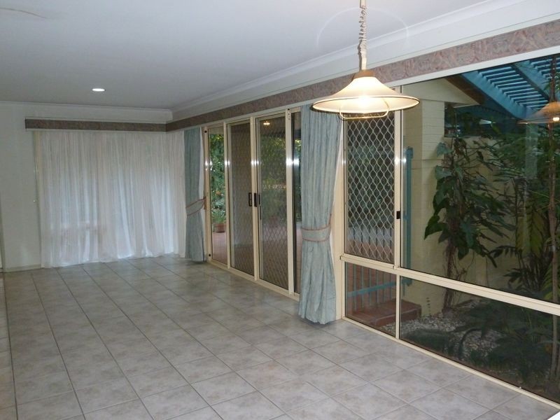 1 Redford Crescent, Mcdowall QLD 4053