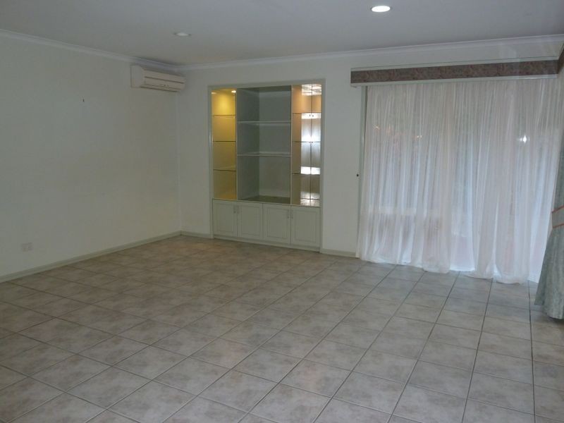 1 Redford Crescent, Mcdowall QLD 4053