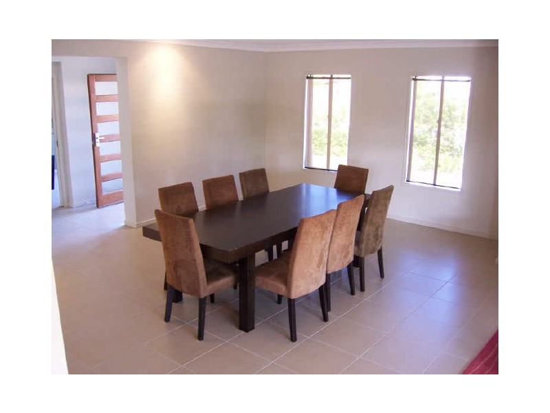 2 Tributary Court, Eatons Hill QLD 4037