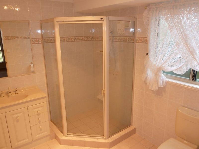 14 Valencia Court, Eatons Hill QLD 4037