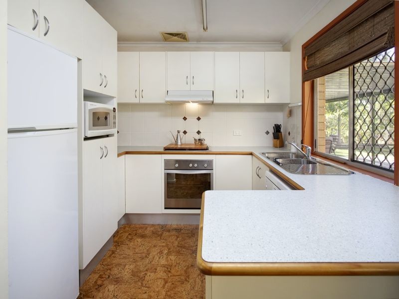 64 Gilford Crescent, Albany Creek QLD 4035