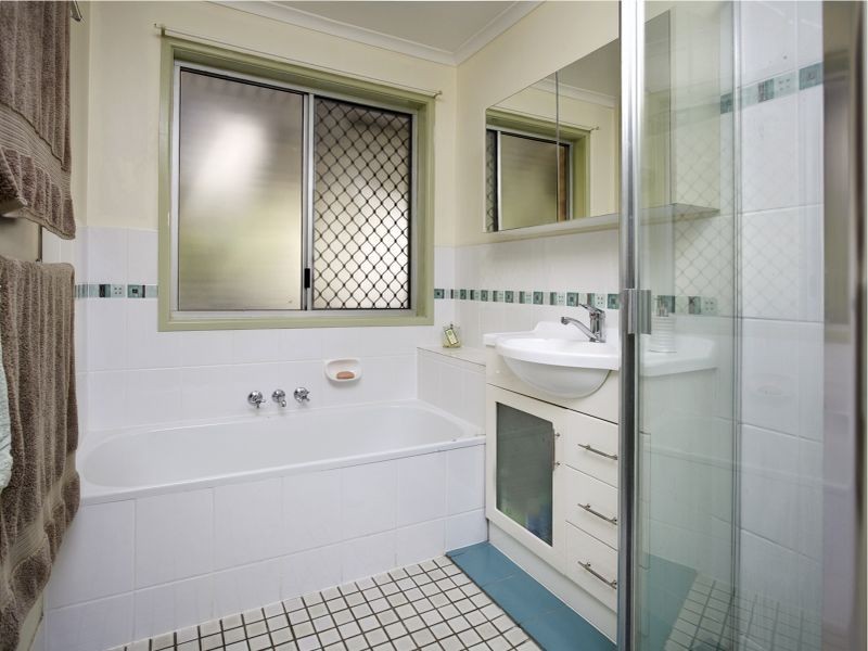 64 Gilford Crescent, Albany Creek QLD 4035