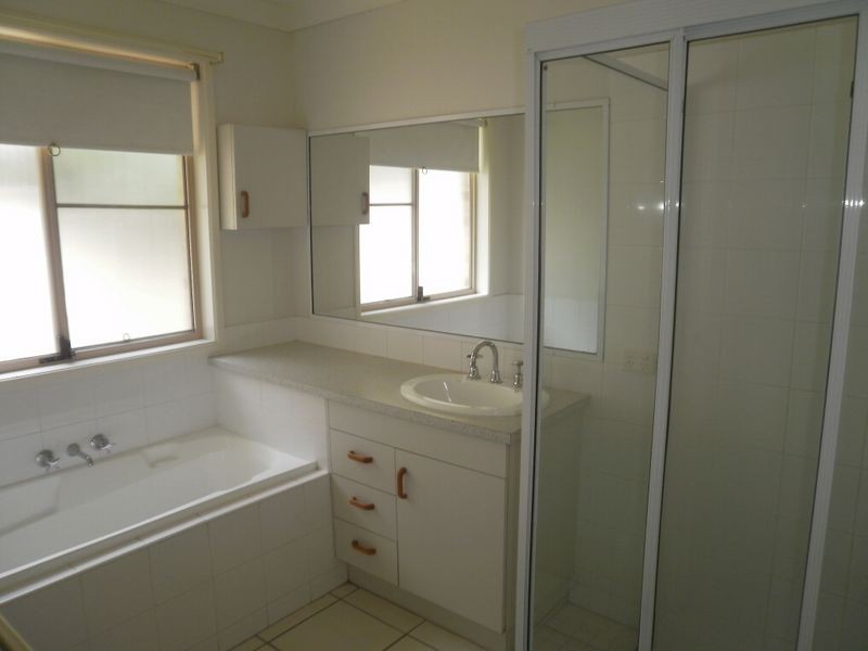 8 Pascali Crescent, Eatons Hill QLD 4037