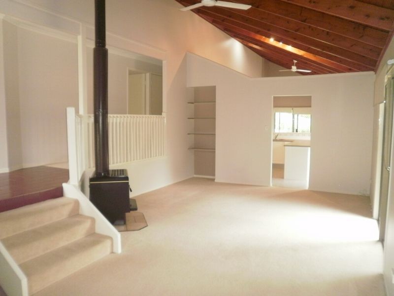 4 Jocasta Street, Eatons Hill QLD 4037