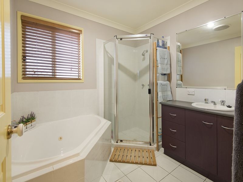 9 Mabella Court, Eatons Hill QLD 4037