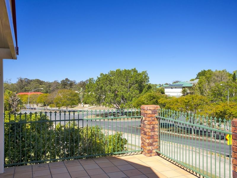 22 Queen Elizabeth Drive, Eatons Hill QLD 4037