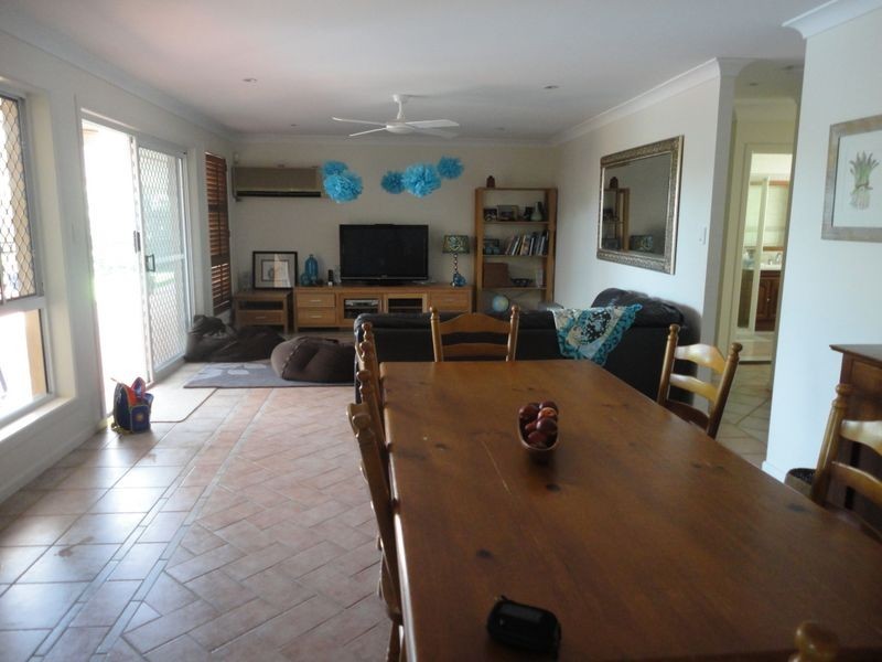 10 Cosmos Place, Bridgeman Downs QLD 4035