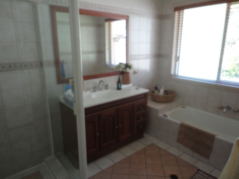 10 Cosmos Place, Bridgeman Downs QLD 4035