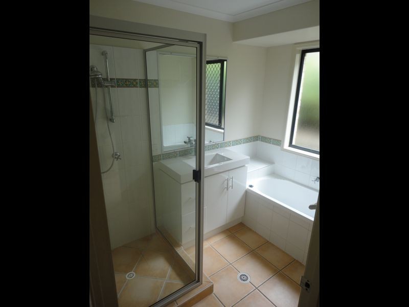 124 Saraband Drive, Eatons Hill QLD 4037