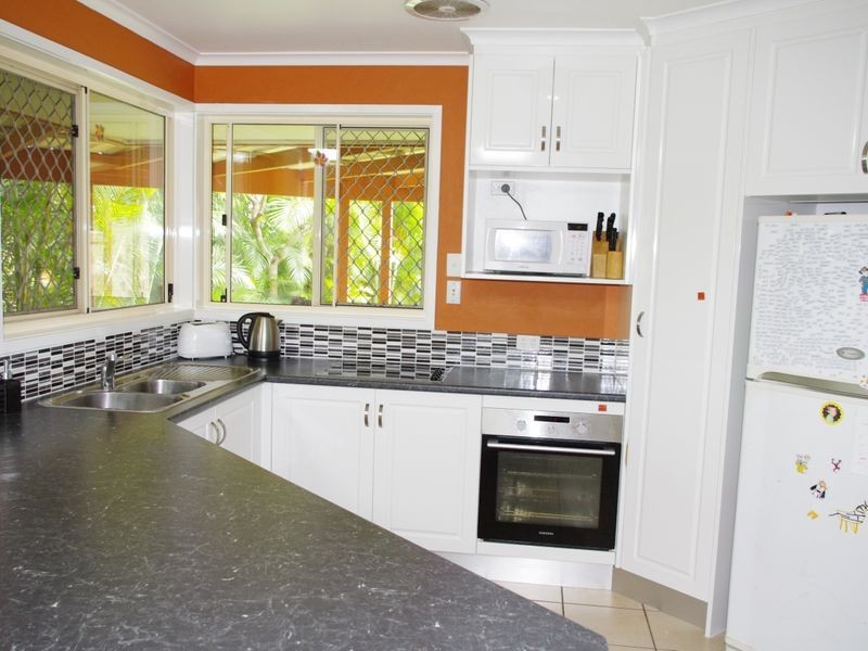 8 Oxley Court, Albany Creek QLD 4035