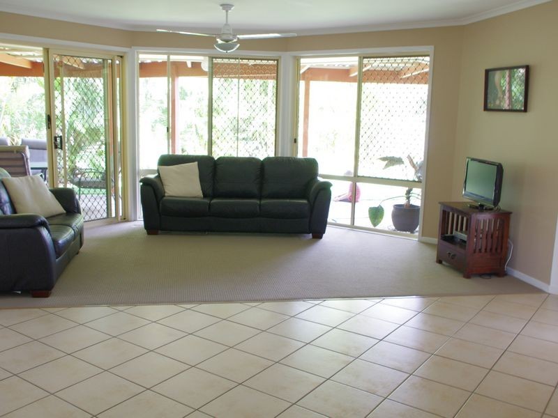 8 Oxley Court, Albany Creek QLD 4035