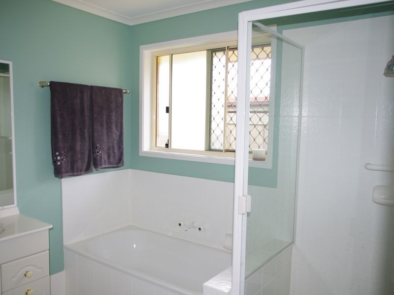 8 Oxley Court, Albany Creek QLD 4035