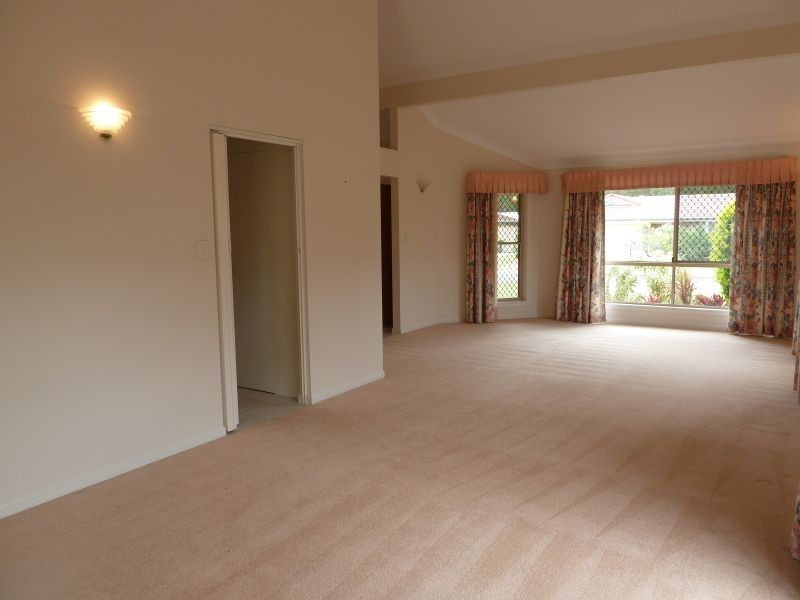 9 Cosme Place, Bridgeman Downs QLD 4035