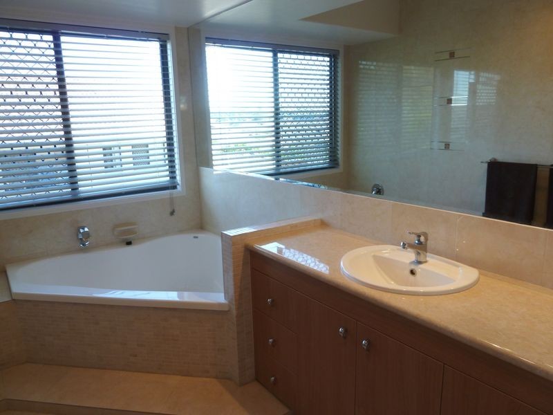 18 Montalcino Place, Bridgeman Downs QLD 4035