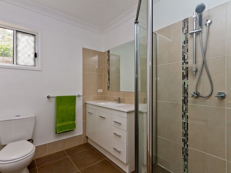 2 Silkyoak Way, Albany Creek QLD 4035