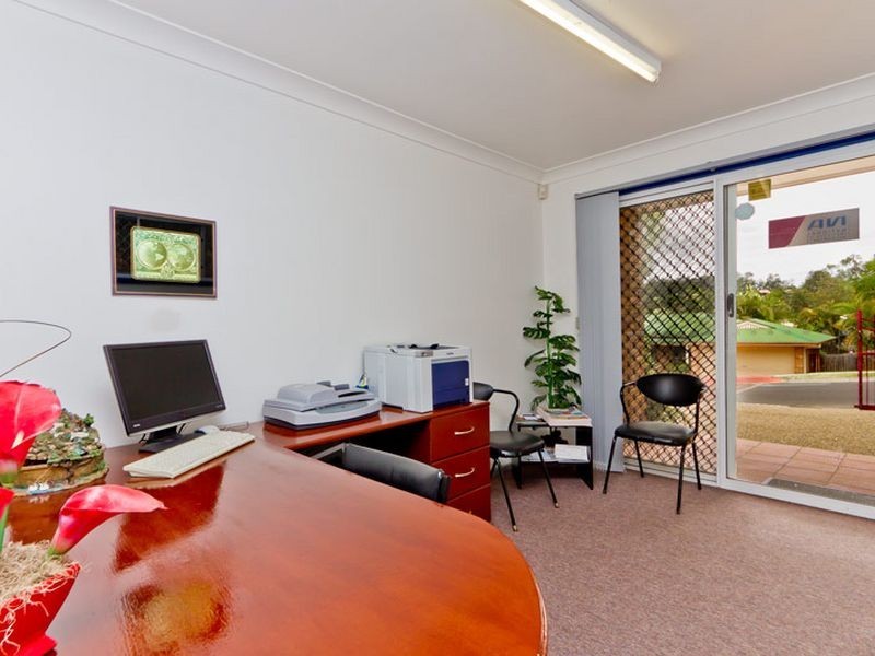 2 Silkyoak Way, Albany Creek QLD 4035