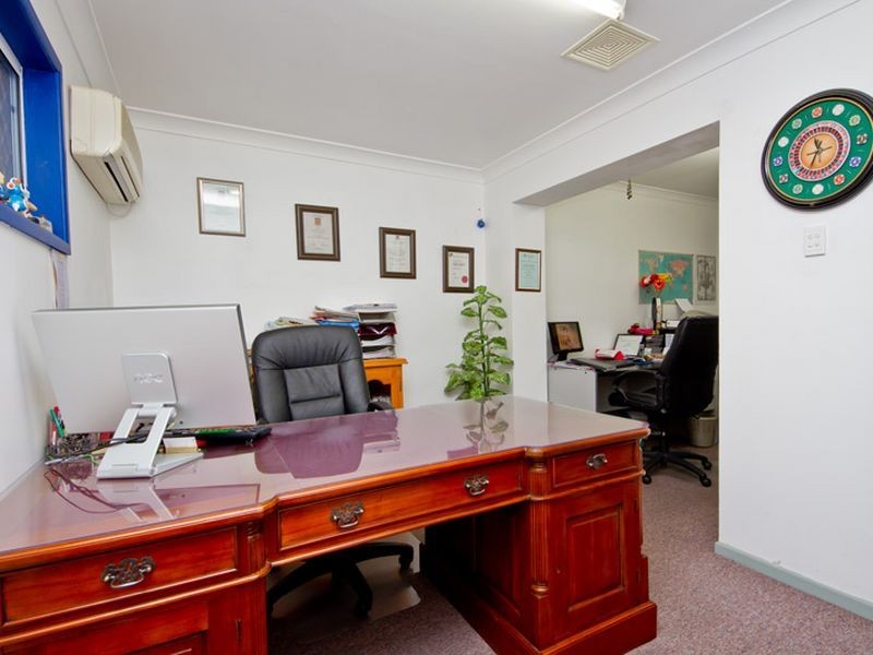 2 Silkyoak Way, Albany Creek QLD 4035