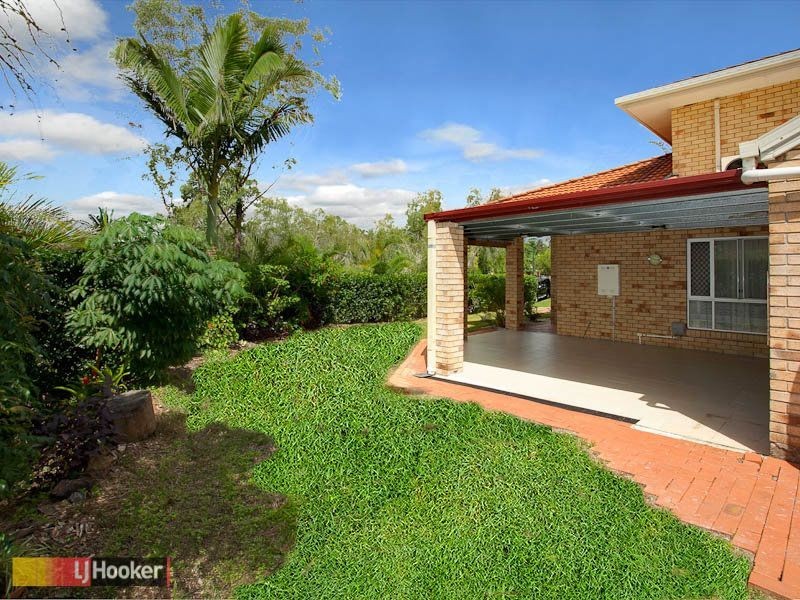 2 Silkyoak Way, Albany Creek QLD 4035