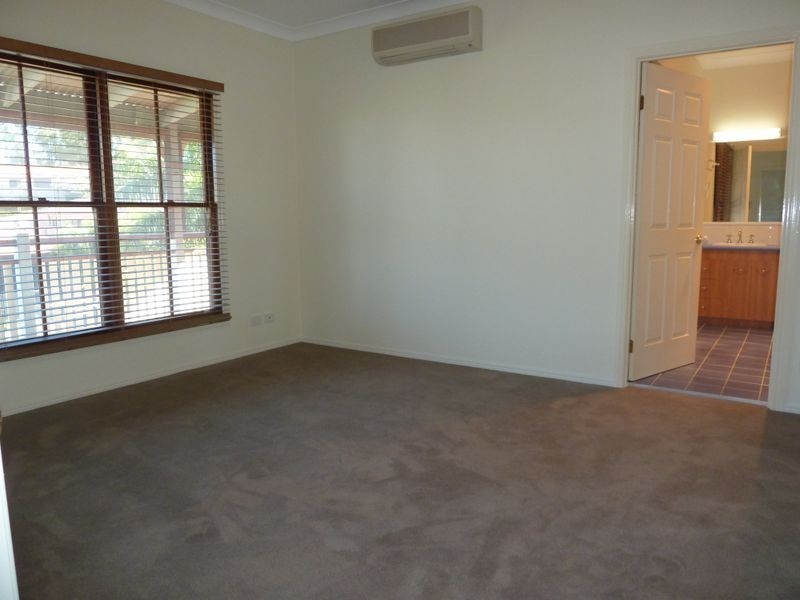 6 Rothschild Street, Eatons Hill QLD 4037