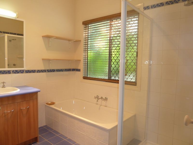 6 Rothschild Street, Eatons Hill QLD 4037