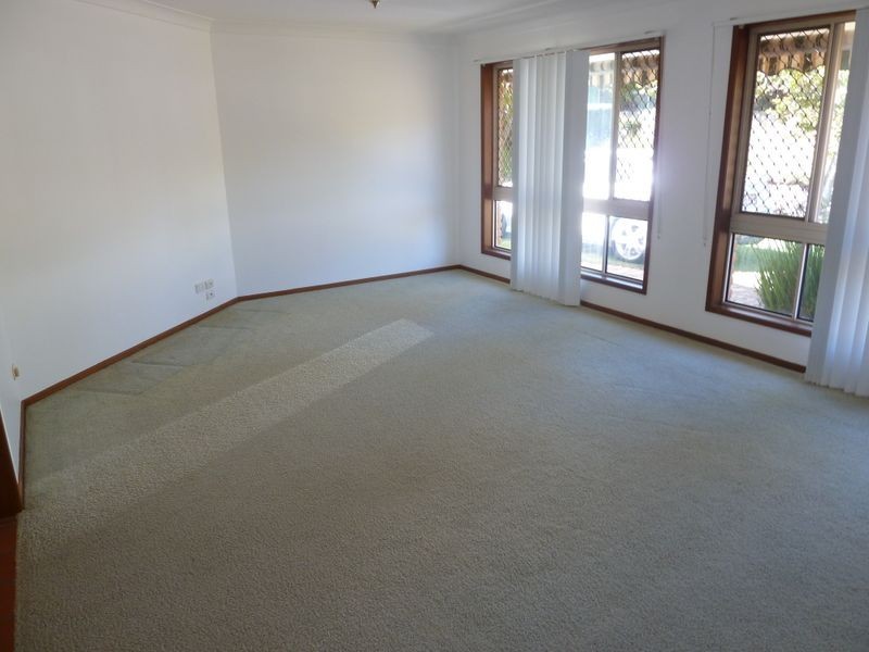 16 Oakmont Crescent, Albany Creek QLD 4035