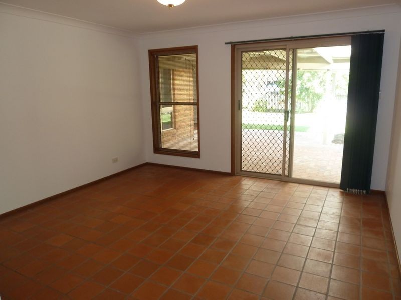 16 Oakmont Crescent, Albany Creek QLD 4035