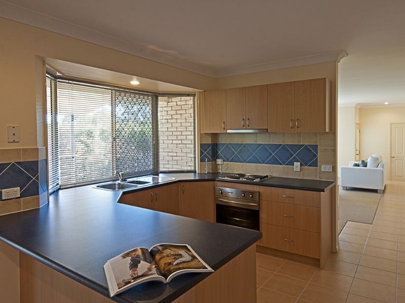 10 Sunblest Court, Eatons Hill QLD 4037