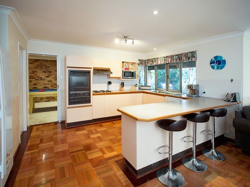 94 Faheys Road West, Albany Creek QLD 4035