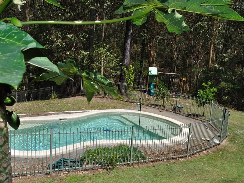 6 Heath Court, Cashmere QLD 4500