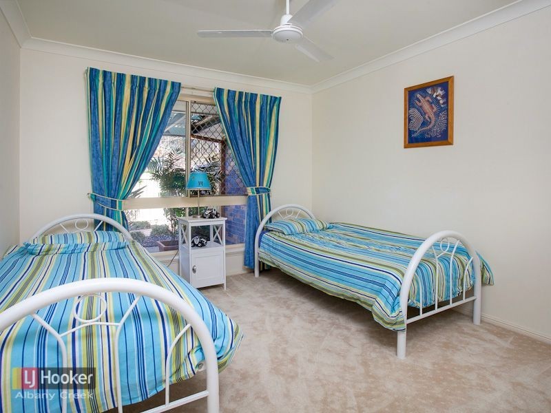 19 Flinders Way, Albany Creek QLD 4035