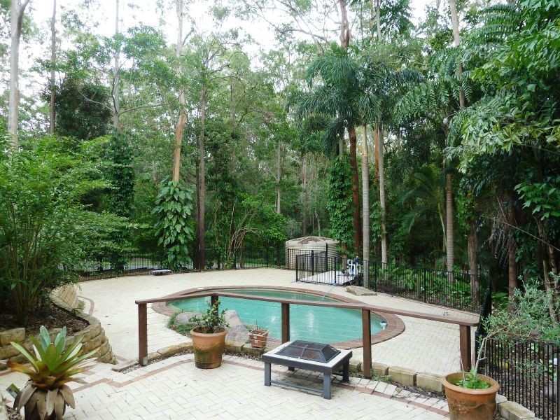 52 Cashmere Lane, Cashmere QLD 4500