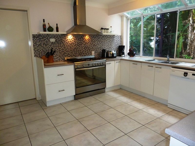 52 Cashmere Lane, Cashmere QLD 4500