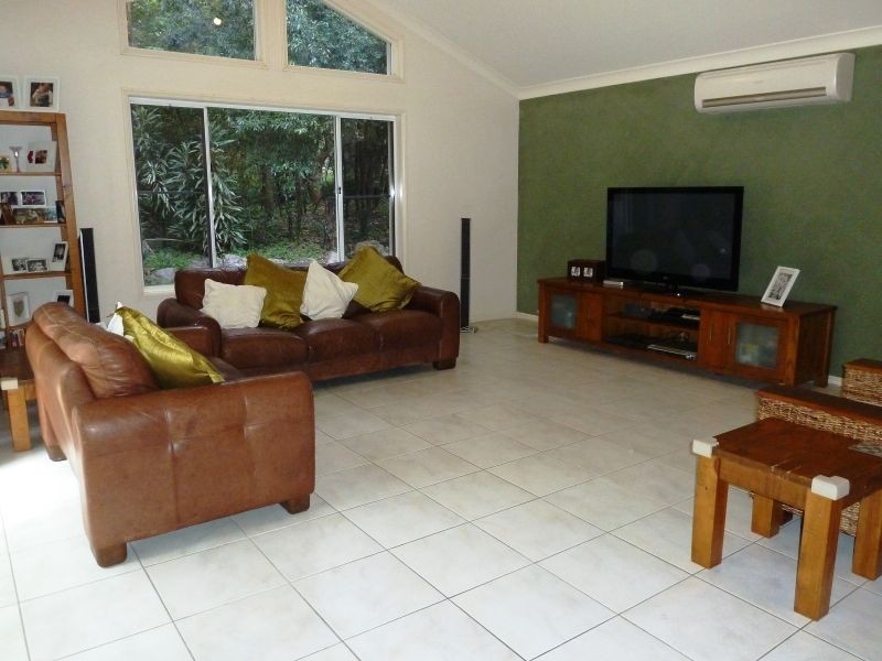 52 Cashmere Lane, Cashmere QLD 4500